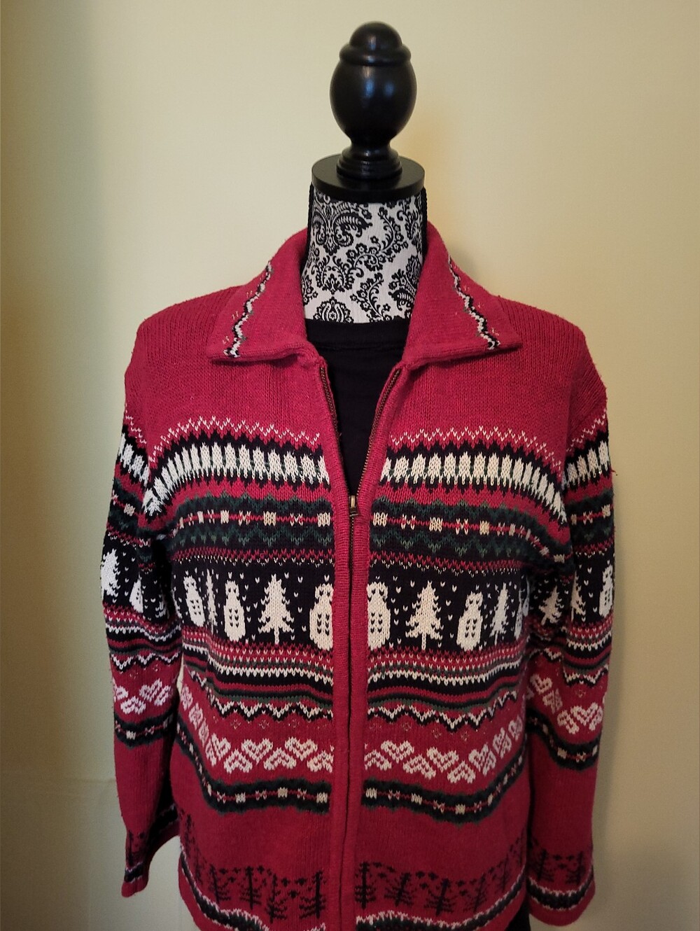 Women's Vintage Holiday Sweater by Tiara International. Worn twice. Zipper front